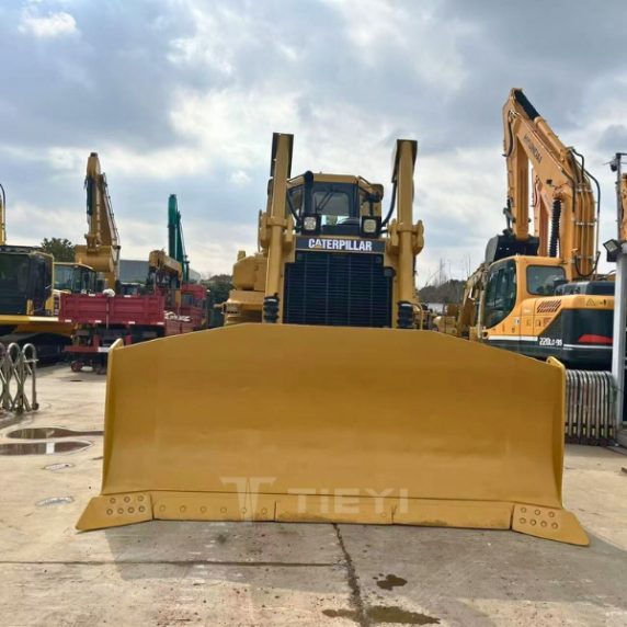 Used CAT D8R Bulldozer by TieYi