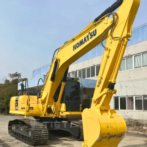 Komatsu PC200 Excavator