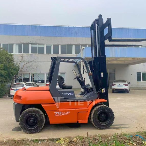 TOYOTA FD70 Used Forklift by TieYi Machinery